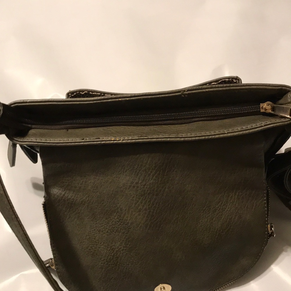 Olive Cross Body - Picture 8 of 8